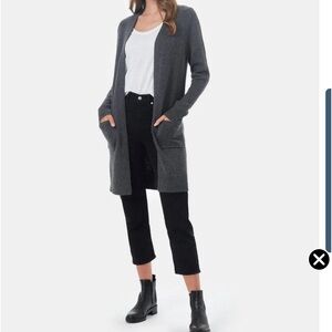 Woman’s long Steve cardigans sweater. Gray. Size XL